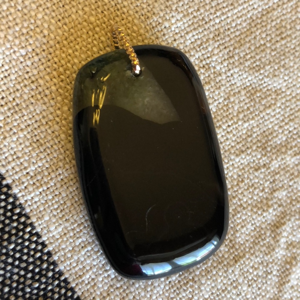 Natural stone pendant- GORGEOUS COLORS 💜❤️💜